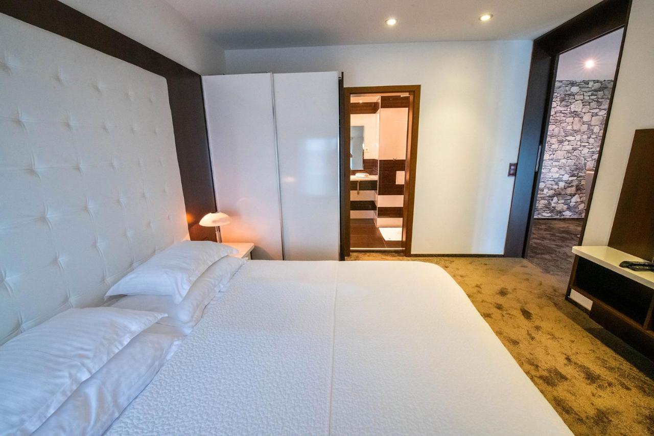Hotel Villa Ekaterina Vakarel Eksteriør billede